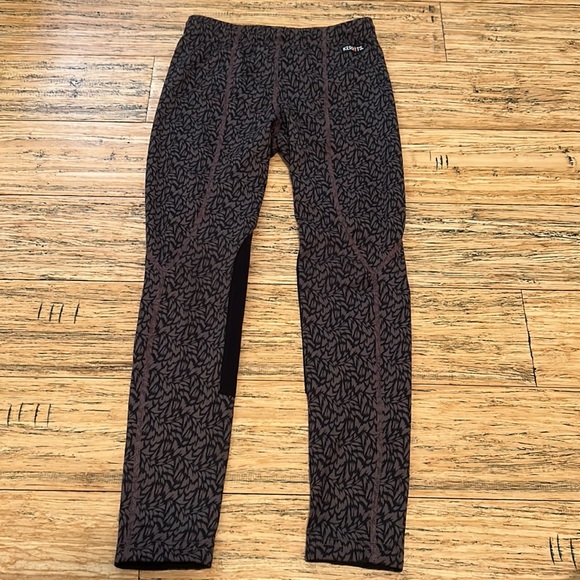 Kerrits Kids performance knee patch riding pants. Size girls Large - Picture 4 of 5